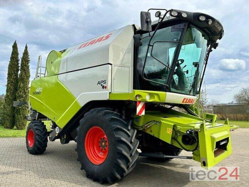 Claas Tucano 420 mit Vario 540