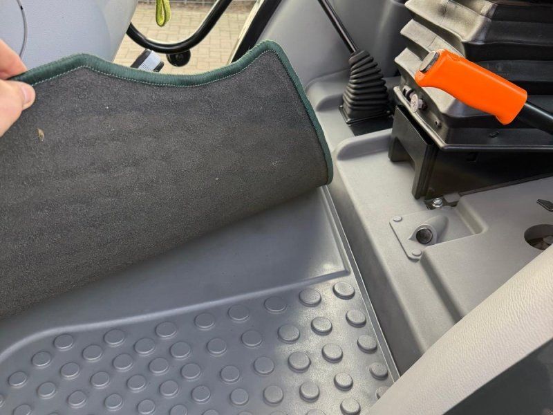 Deutz-Fahr 5105 D GS mit 3fach Lastschaltgetriebe und Powershuttle, 