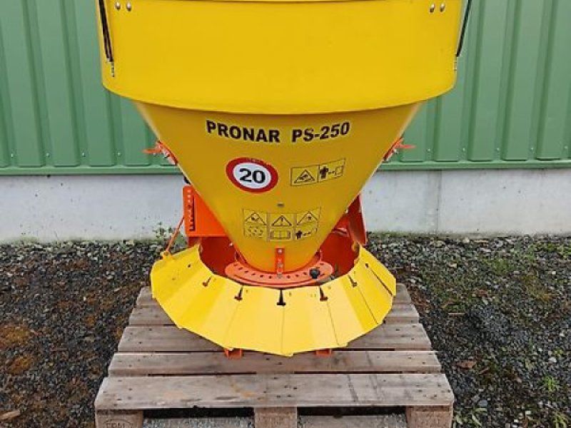 Pronar PS-250M S-/ Salzstreuer