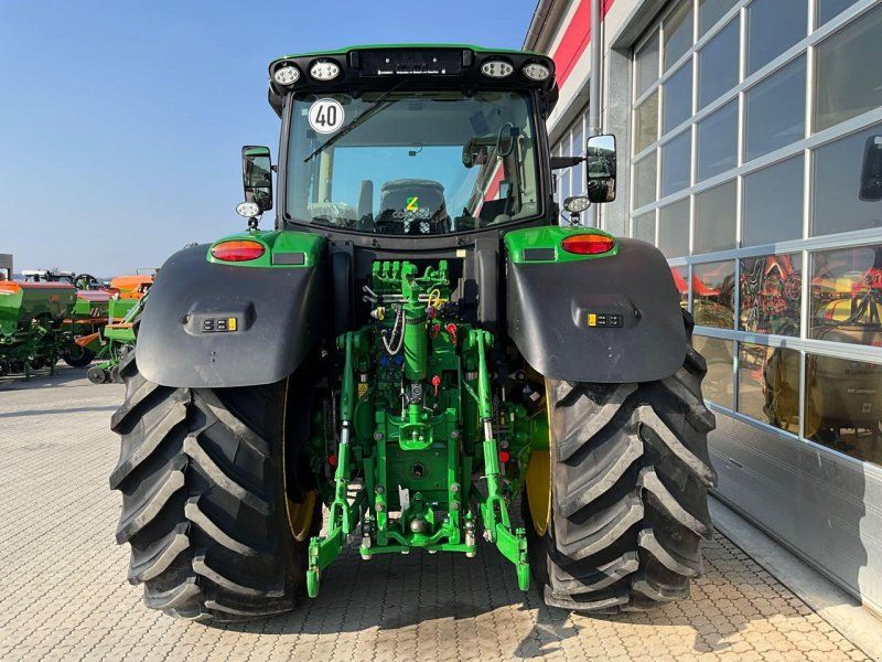 John Deere 6R185