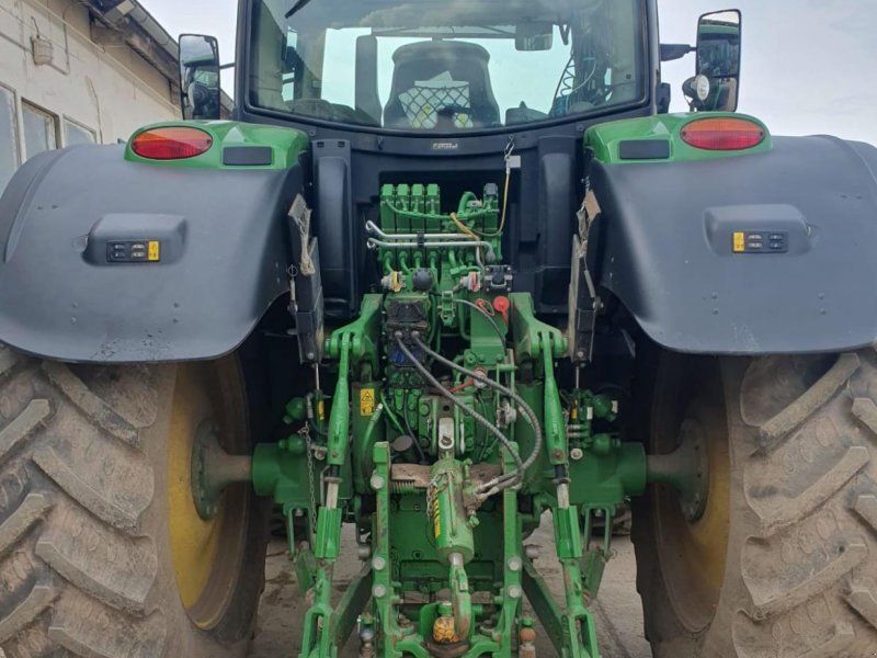 John Deere 6215 R