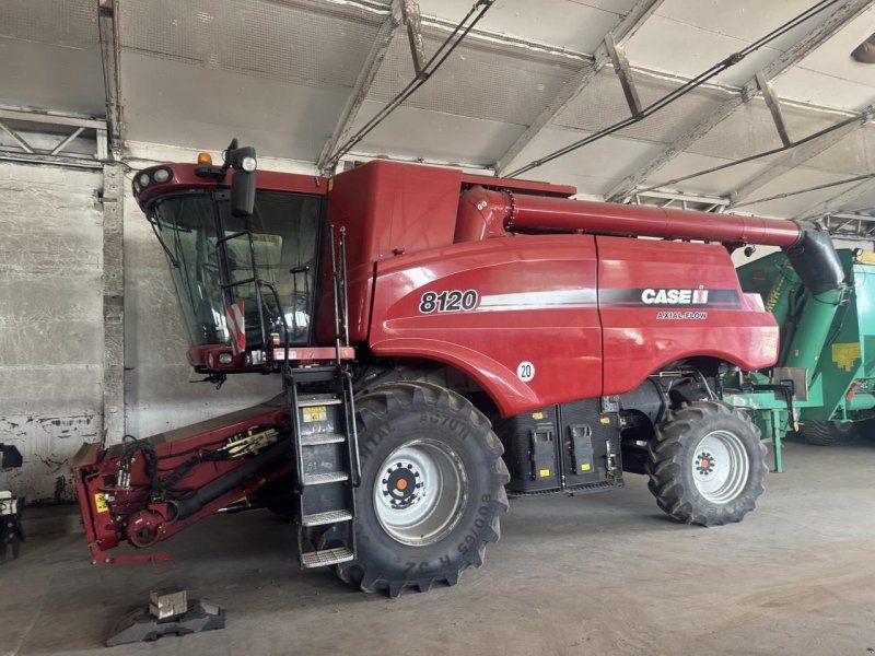 Case IH 8120 AXIAL-FLOW