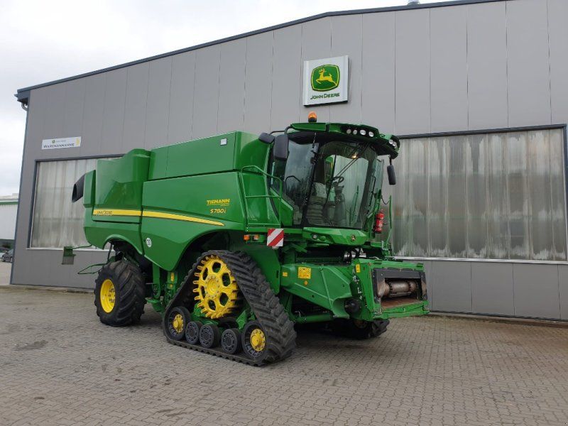 John Deere S780 mit Schneidwerk 735PF