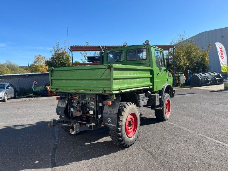 Mercedes-Benz Unimog 424