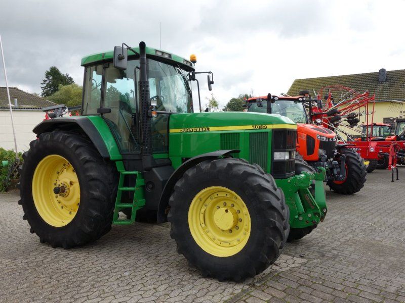 John Deere 7810