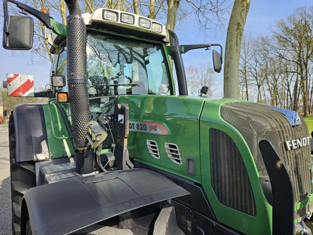 Fendt 820 Com3 Vario TMS mit Trible GPS.