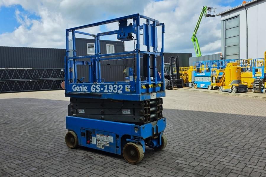 Genie GS1932 Electric, Working Height 7.8 m, 227kg Capac