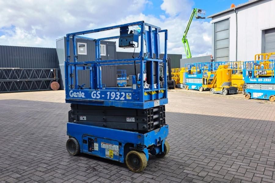 Genie GS1932 Electric, Working Height 7.8 m, 227kg Capac