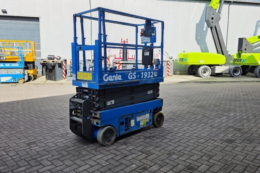 Genie GS1932 Electric, Working Height 7.8 m, 227kg Capac