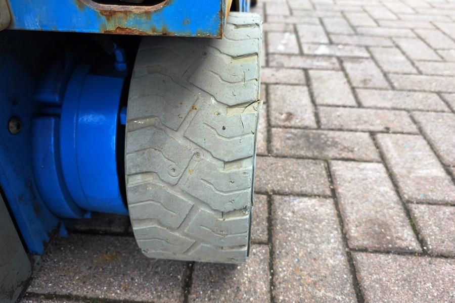 Genie GS1932 Electric, Working Height 7.8 m, 227kg Capac