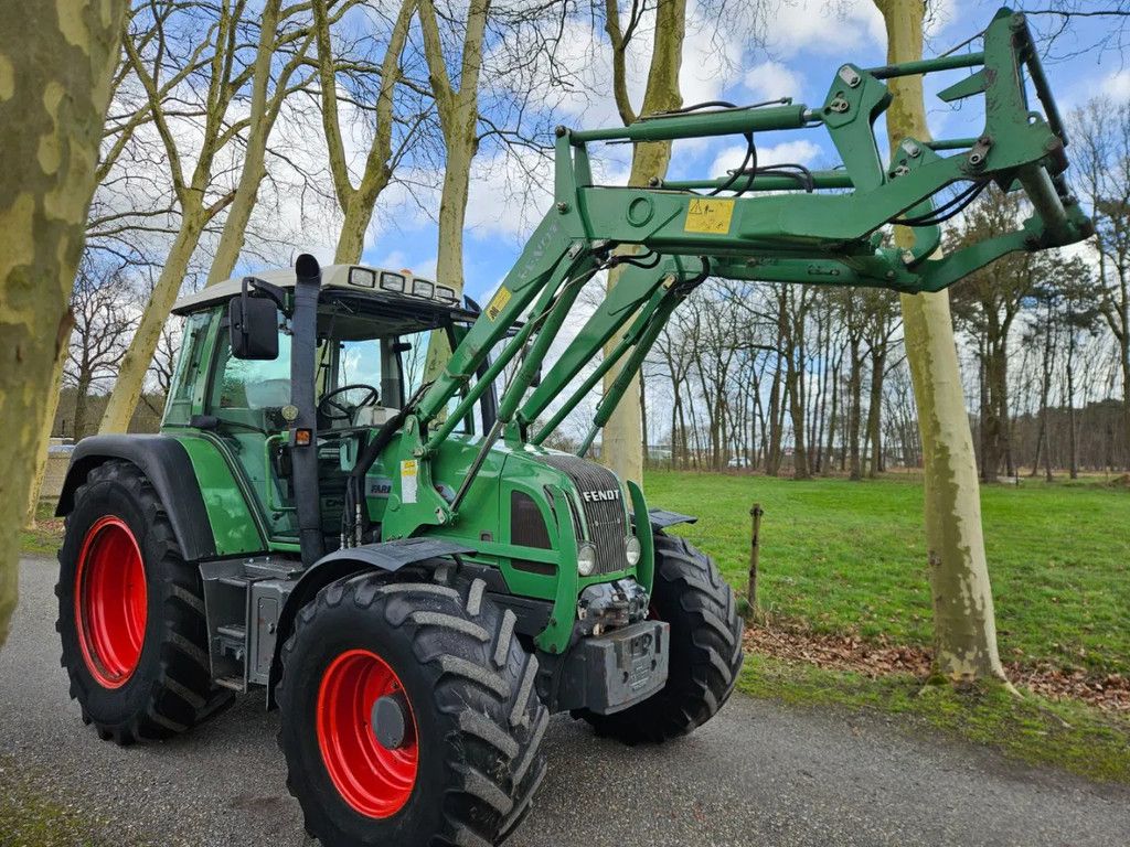 Fendt 410 Vario met frontlader ( 409 411 412 ).