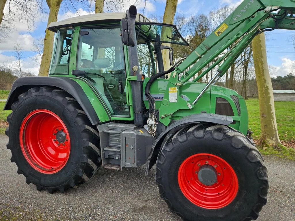Fendt 410 Vario met frontlader ( 409 411 412 ).