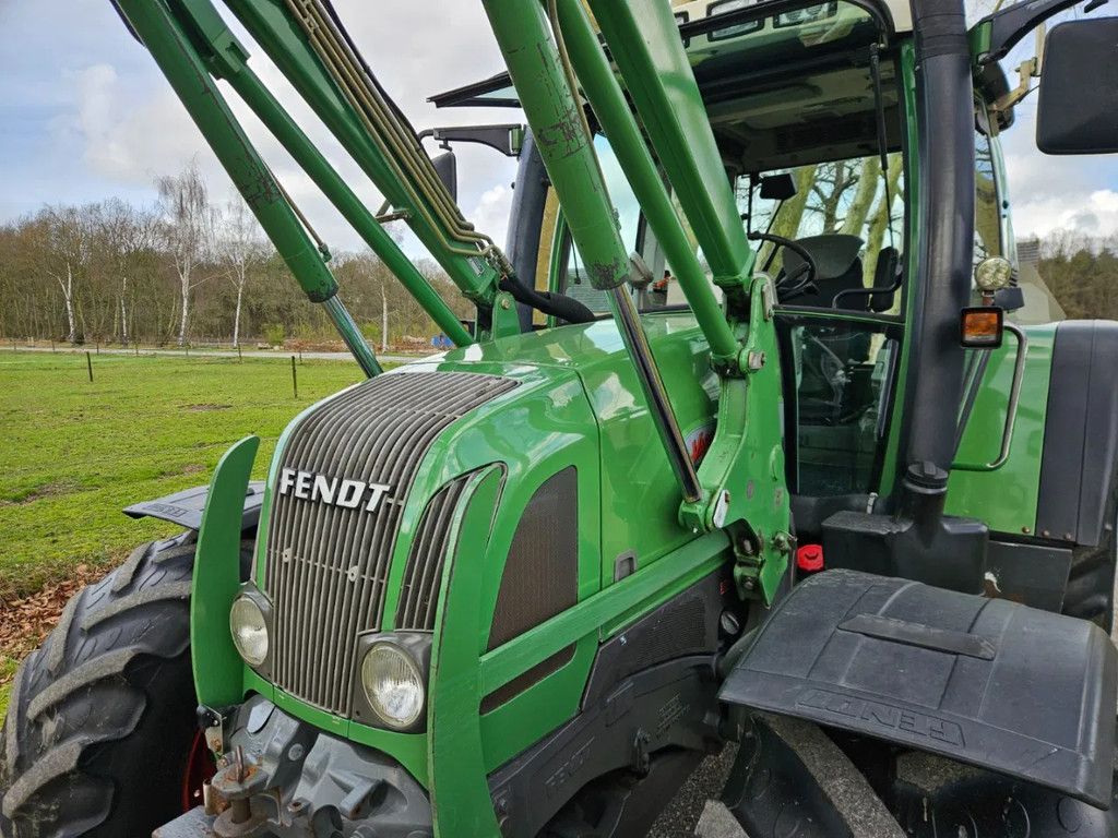 Fendt 410 Vario met frontlader ( 409 411 412 ).