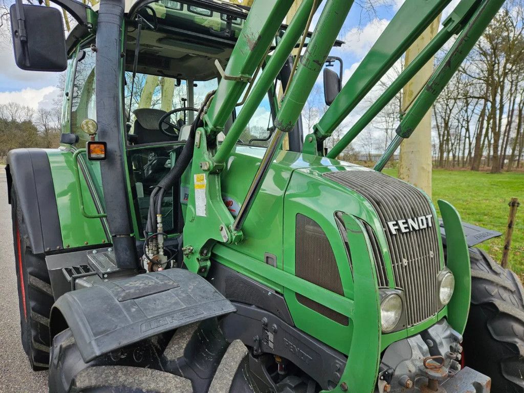 Fendt 410 Vario met frontlader ( 409 411 412 ).