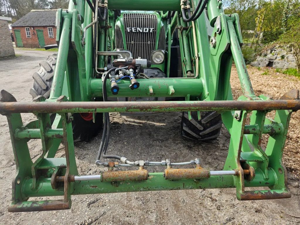 Fendt 410 Vario met frontlader ( 409 411 412 ).