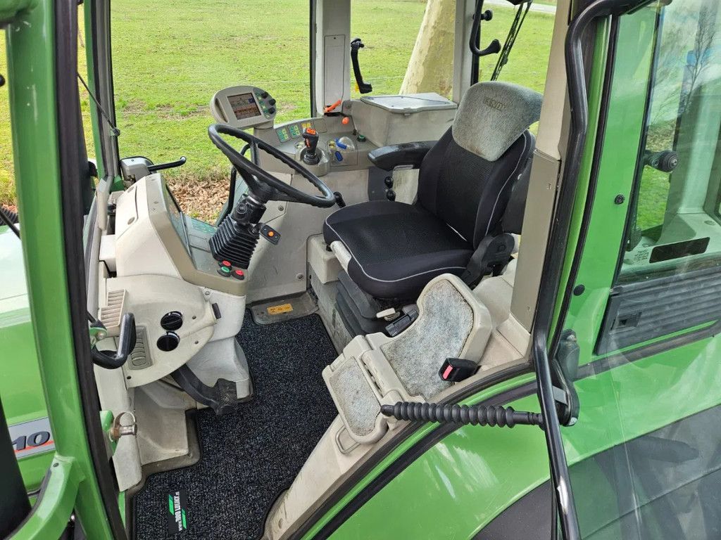 Fendt 410 Vario met frontlader ( 409 411 412 ).