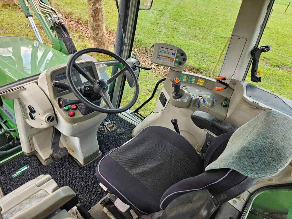 Fendt 410 Vario met frontlader ( 409 411 412 ).