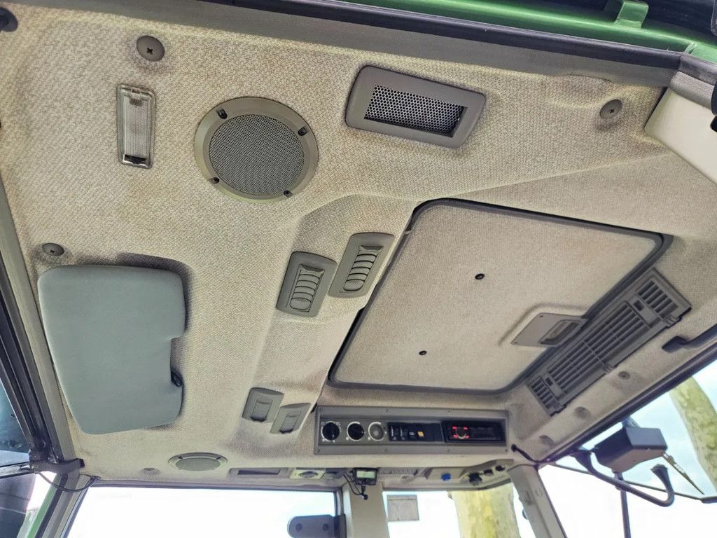 Fendt 410 Vario met frontlader ( 409 411 412 ).