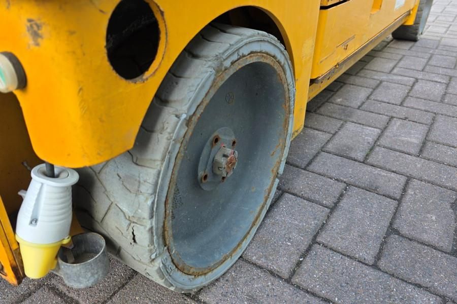 Haulotte Compact 10N Electric, 10m Working Height, 230kg Ca