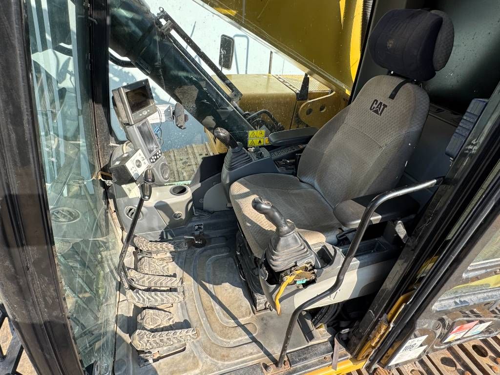 CAT 345C - Tilting Cabin / Adjustable Undercarriage