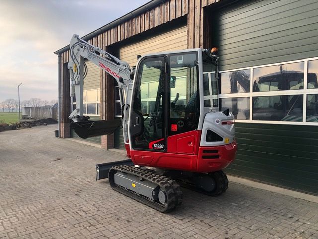 Takeuchi TB230 slo-sorteer