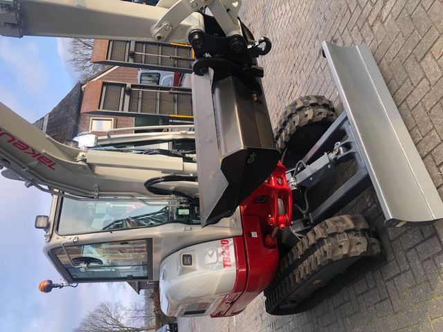 Takeuchi TB230 slo-sorteer