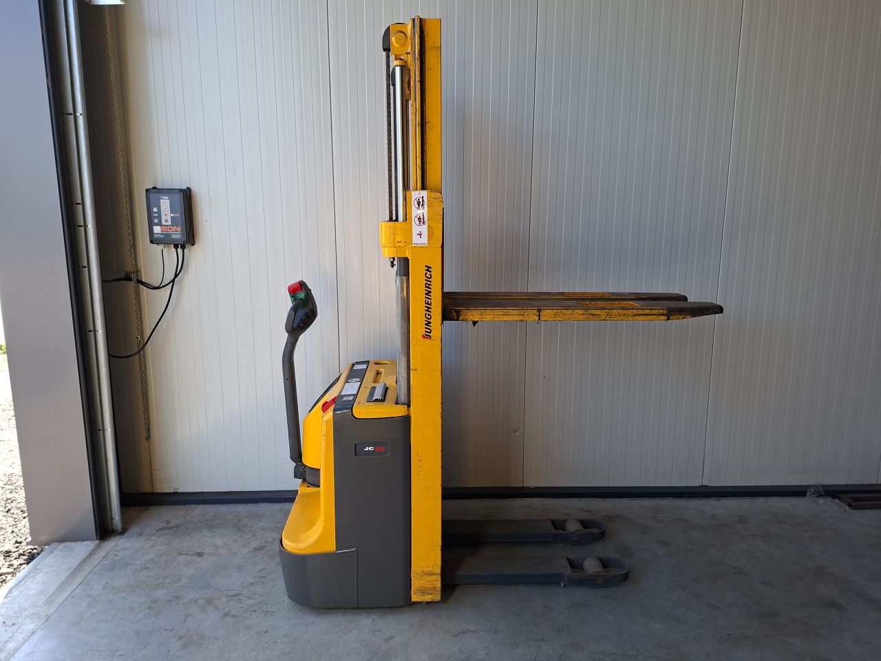 Jungheinrich EJC 12 hefhoogte 2.5 meter 1200 kg