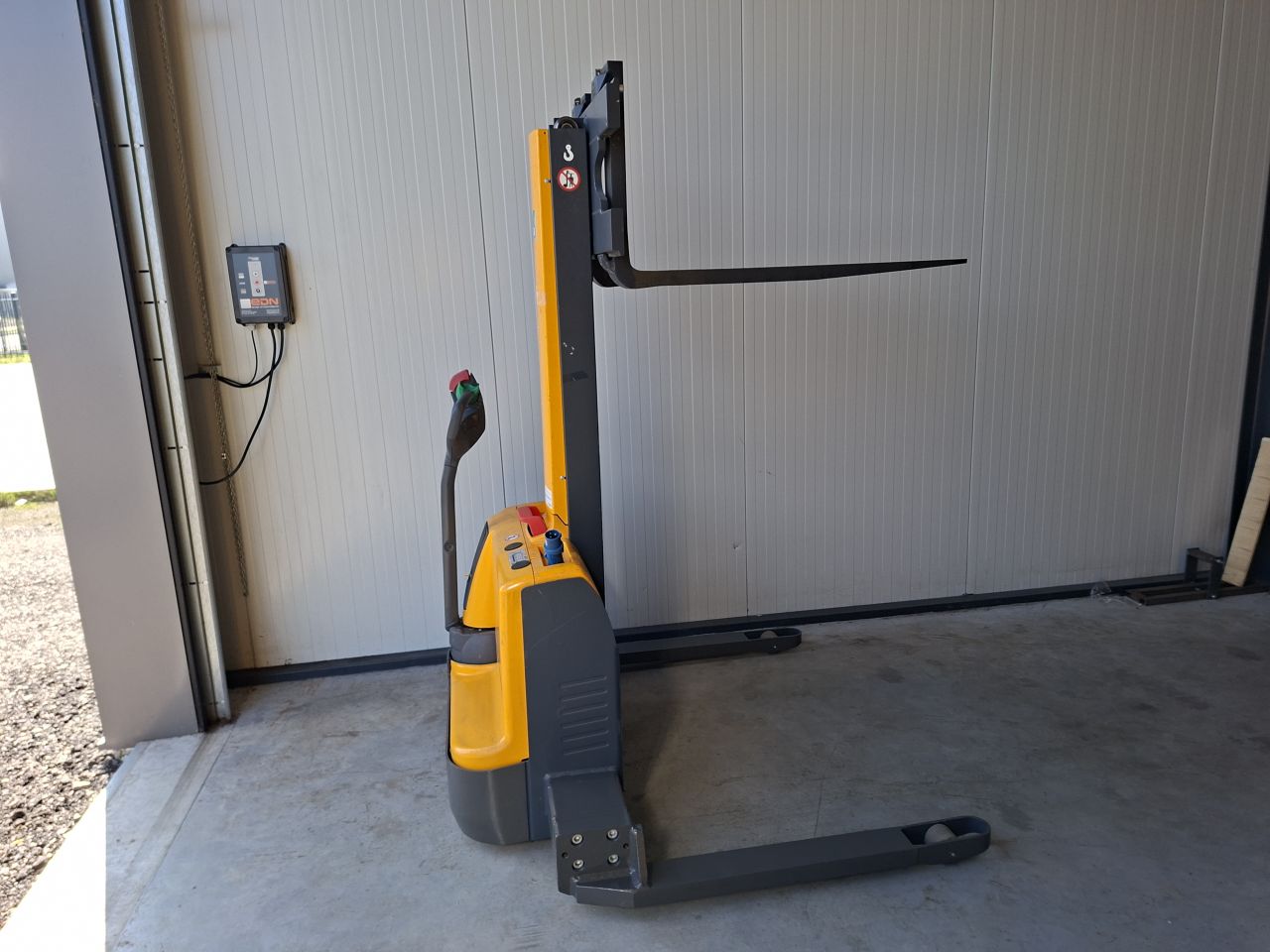 Jungheinrich EMC B10 breedspoort 158 cm accu`s 2024