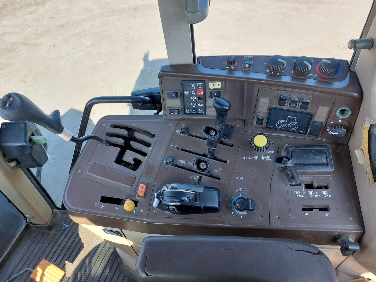 John Deere 6910 Power Quad