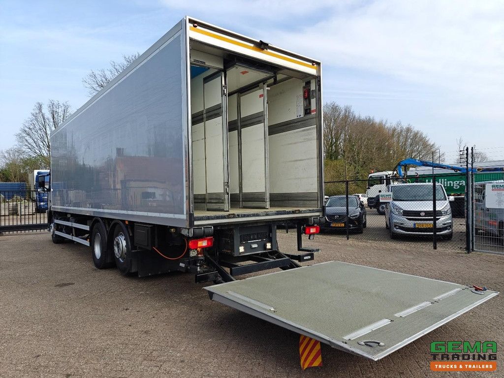 Volvo FM 330 6x2/4 DayCab Euro6B - Kühl-/Gefrierbox 9,8 m + FrigoBlock FK25SL + Ladebordwand 2000 kg - Staufächer