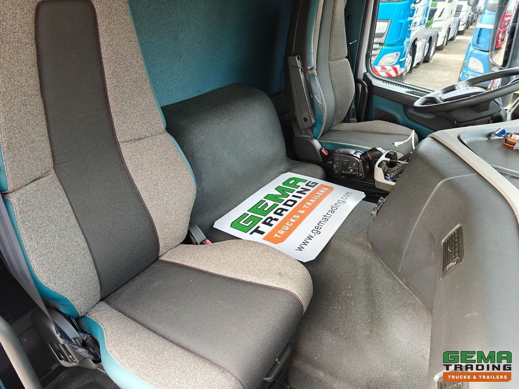 Volvo FM 330 6x2/4 DayCab Euro6B - Kühl-/Gefrierbox 9,8 m + FrigoBlock FK25SL + Ladebordwand 2000 kg - Staufächer