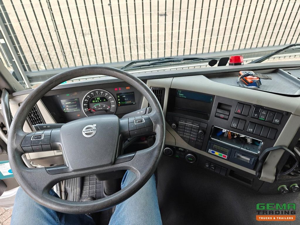 Volvo FM 330 6x2/4 DayCab Euro6B - Kühl-/Gefrierbox 9,8 m + FrigoBlock FK25SL + Ladebordwand 2000 kg - Staufächer