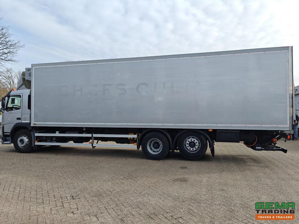 Volvo FM 330 6x2/4 DayCab Euro6B - Kühl-/Gefrierbox 9,8 m + FrigoBlock FK25SL + Ladebordwand 2000 kg - Staufächer