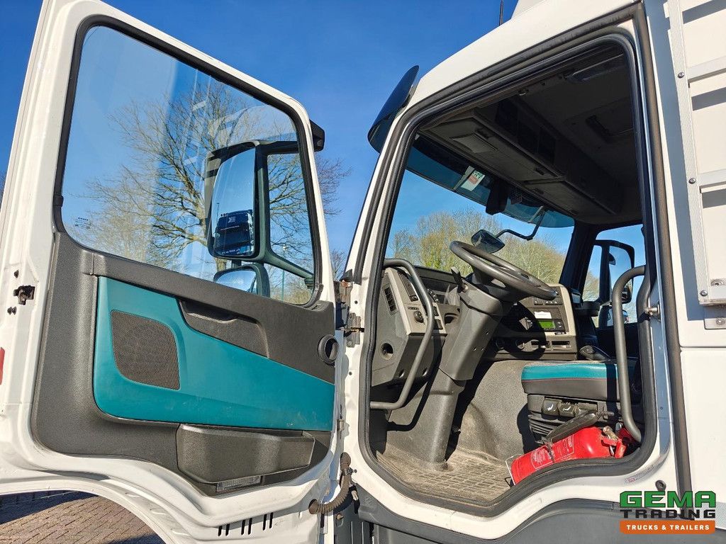 Volvo FM330 4x2 DayCab Euro6D - Refrigerator/Freezer Box 8.4m + Thermo King T-1000R Dual Evaporator + Tailgate 2000KG - SmartTacho V2