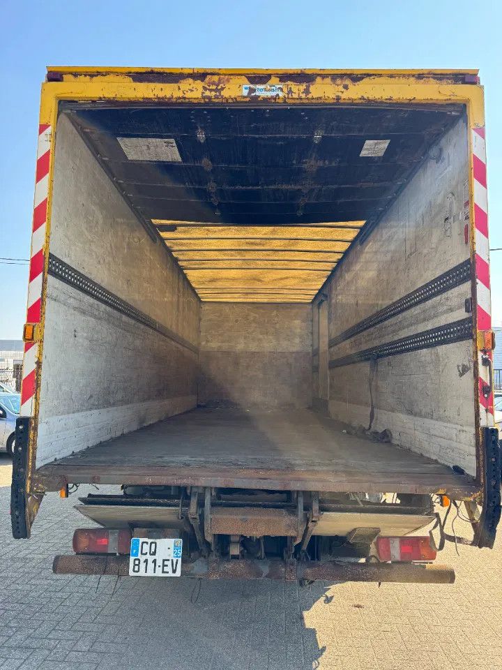 Mercedes-Benz Atego 1218 **FULL STEEL SUSPENSION-MANUAL GEARBOX**