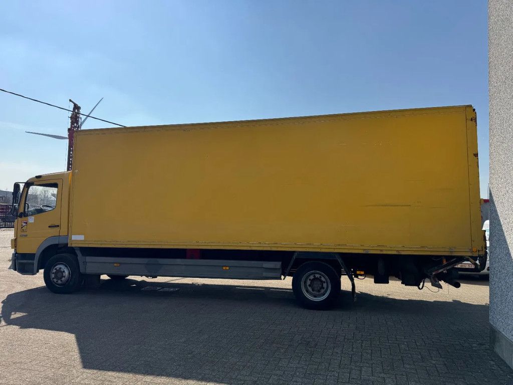 Mercedes-Benz Atego 1218 **FULL STEEL SUSPENSION-MANUAL GEARBOX**