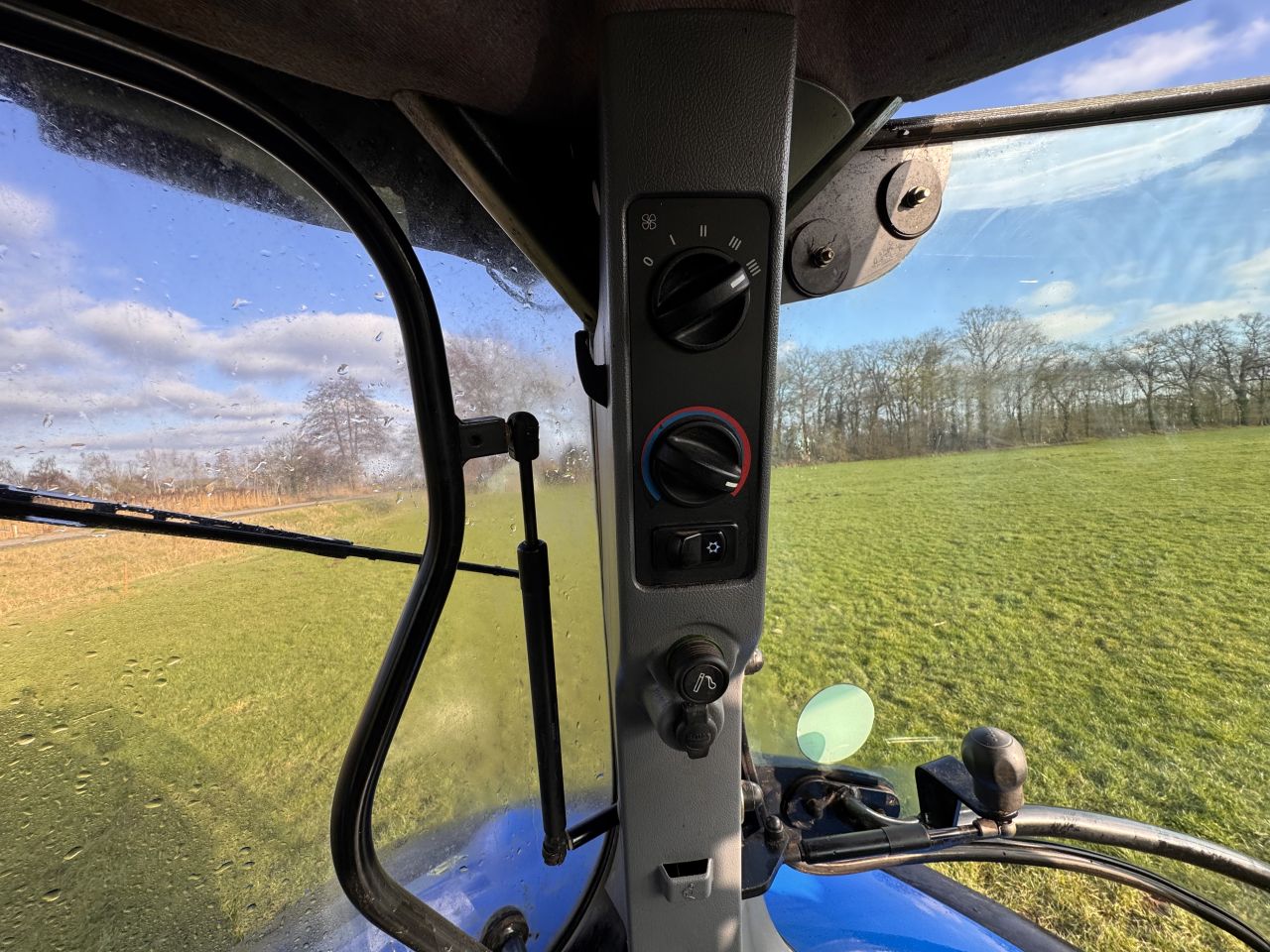 New Holland T6010 met voorlader