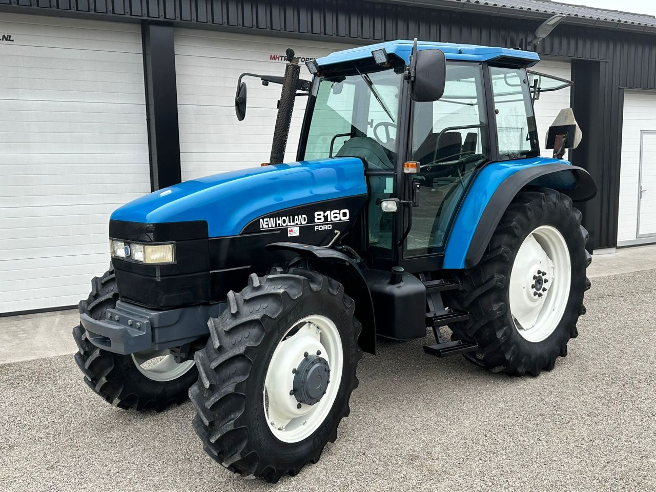 TE KOOP: zeer nette NEW HOLLAND 8160