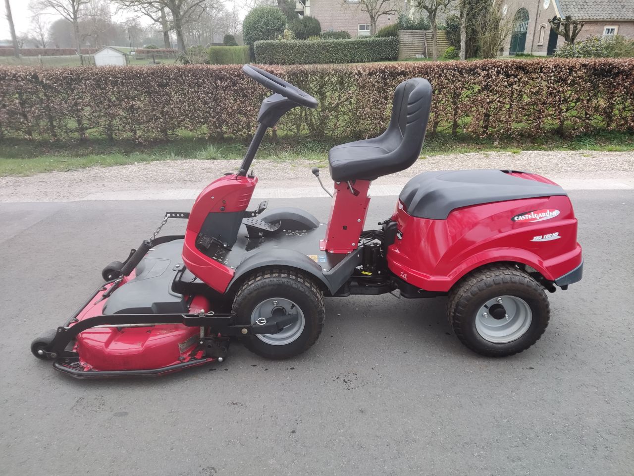 CASTELGARDEN zitmaaier (type XK4 160HD, B&S, 4WD, 105 cm.)