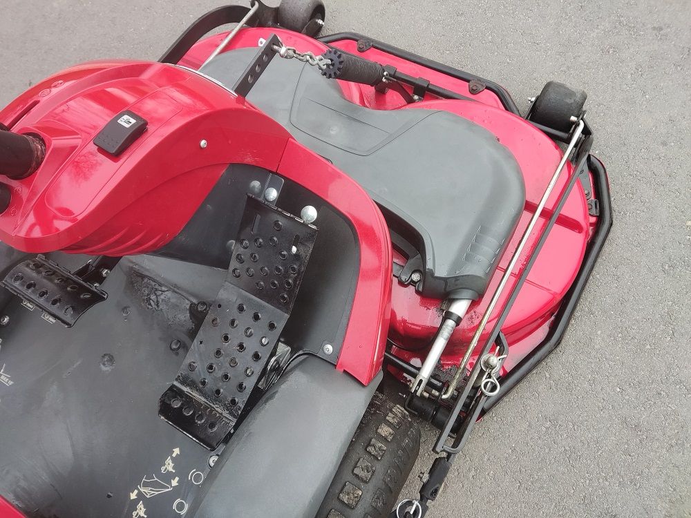 CASTELGARDEN zitmaaier (type XK4 160HD, B&S, 4WD, 105 cm.)