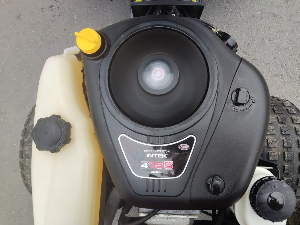 CASTELGARDEN zitmaaier (type XK4 160HD, B&S, 4WD, 105 cm.)