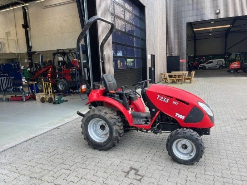 TYM T233