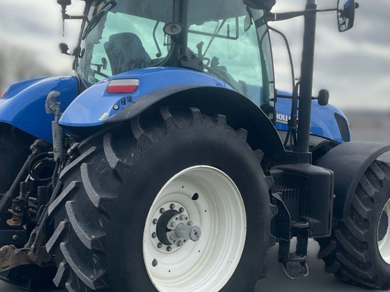 New Holland T7.250 Med frontlift. Pæn og velholdt
