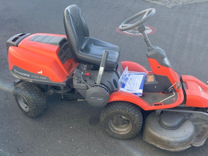 Husqvarna R15Ts AWD