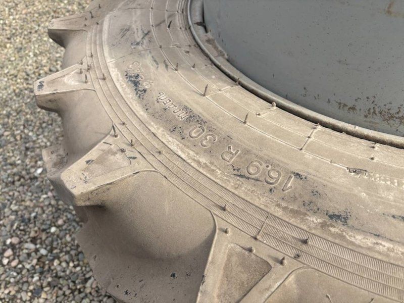 Tvillinghjul  16.9R30 Med låse