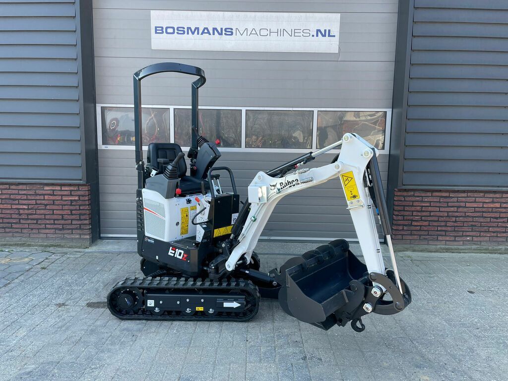Bobcat E10 z minigraver NIEUW hydraulische wissel + 3 bakken