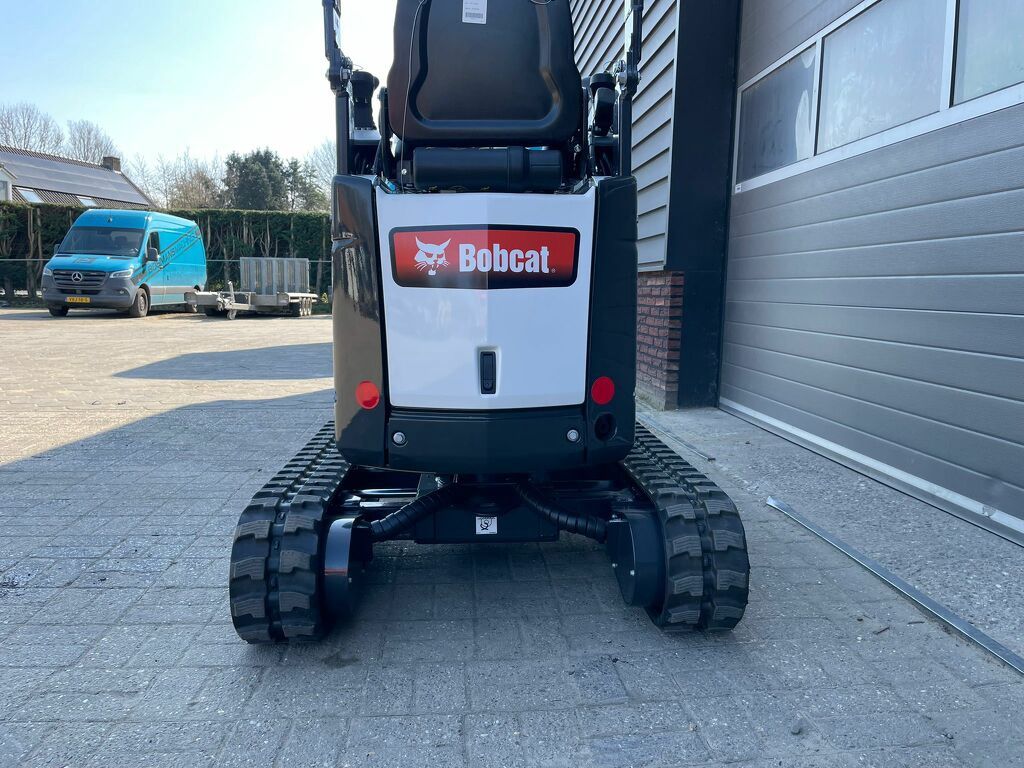 Bobcat E10 z minigraver NIEUW hydraulische wissel + 3 bakken