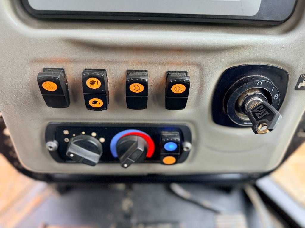 CAT D6N XL - Foldable Blade