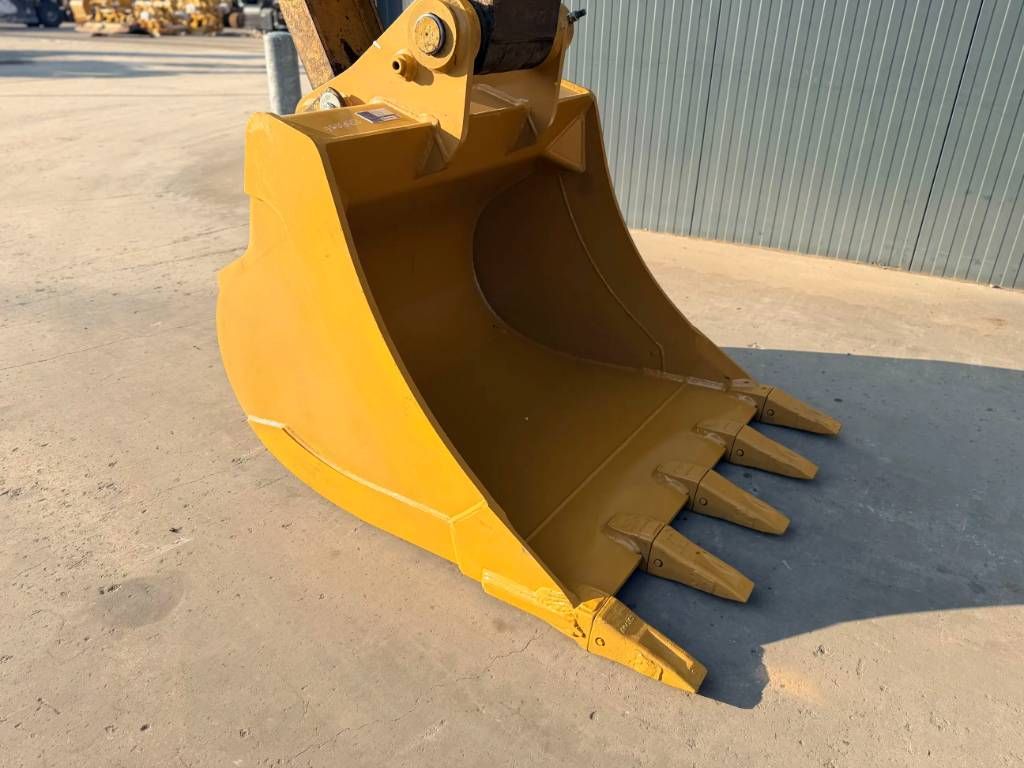 CAT 320D L