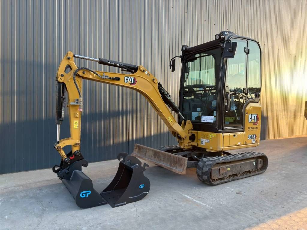 CAT 301.8 | 05A | CW05 + 2x NEW bucket